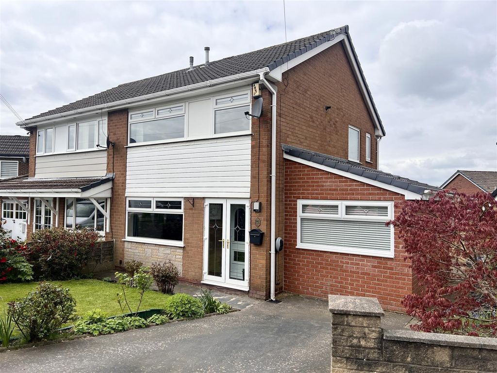 3 bed semidetached house for sale in Broadhill Road, Stalybridge SK15