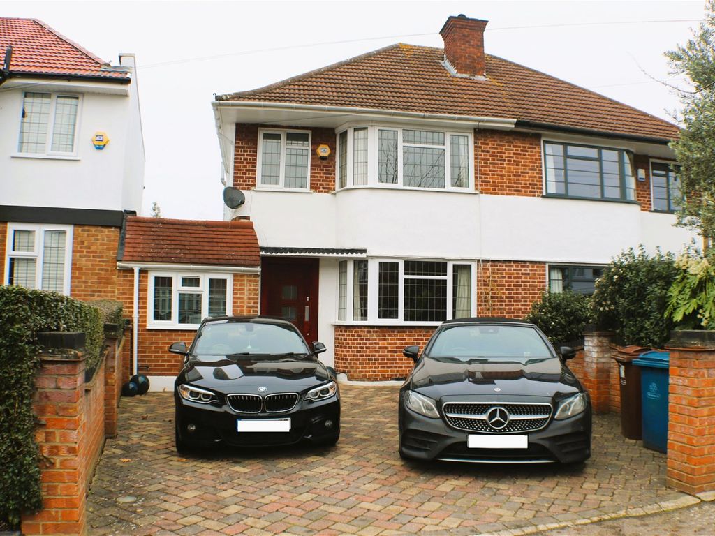 4 Bed Semi Detached House For Sale In Cannonbury Avenue Pinner Ha5 £