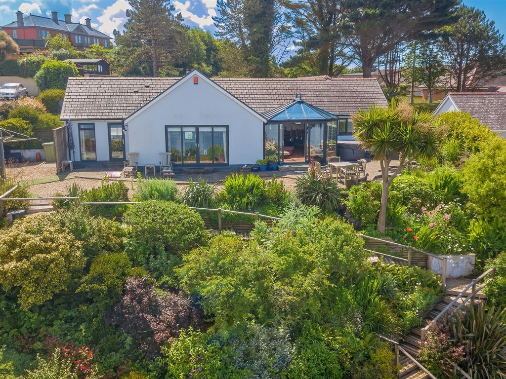 3 bed detached bungalow for sale in Connacht Way, Pembroke Dock SA72, £