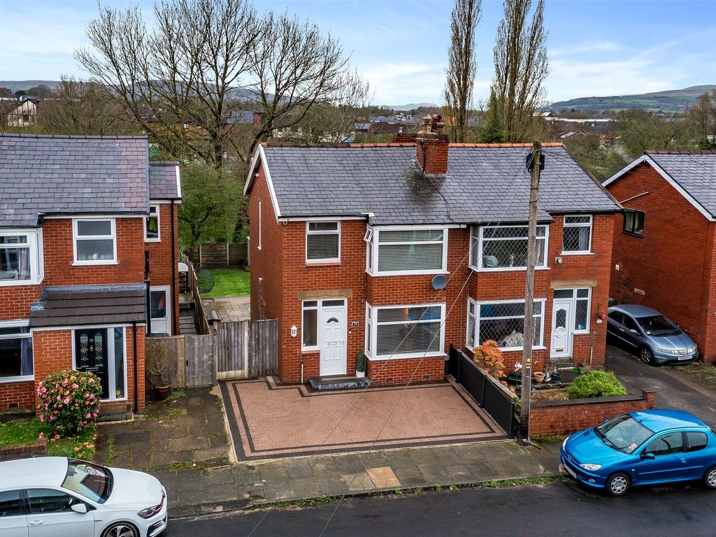 3 bed semidetached house for sale in Avenue, Bury BL8, £