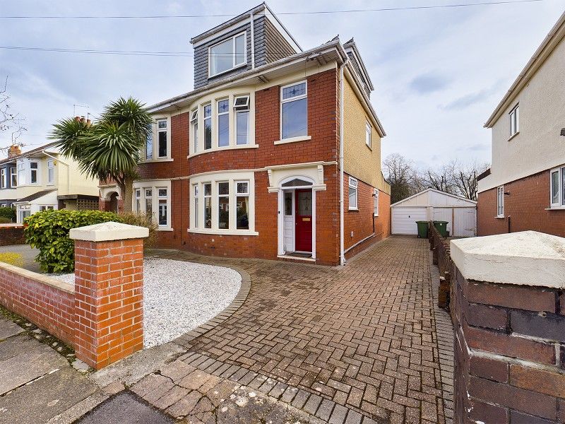 5 bed semidetached house for sale in WaunYGroes Avenue, Rhiwbina