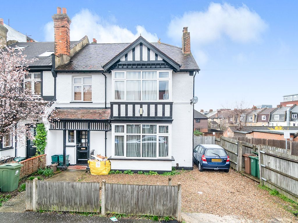 2 bed flat to rent in Clarendon Road, Wallington SM6 Zoopla