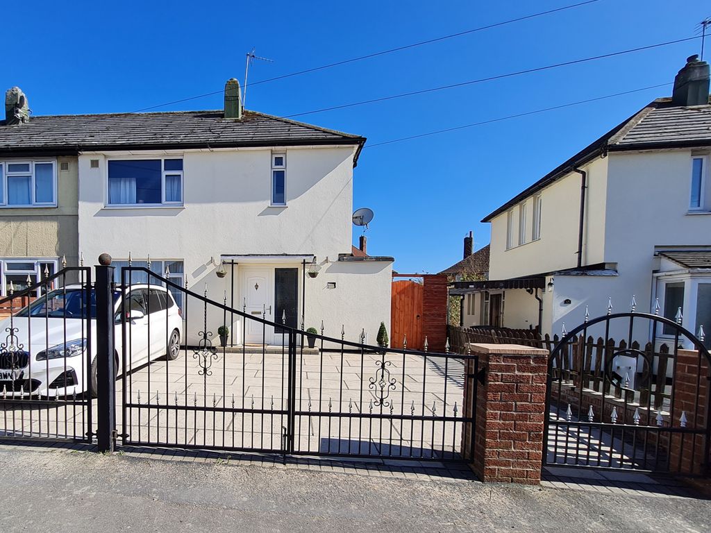 3 bed semidetached house for sale in Tynwald Road, Moortown, Leeds