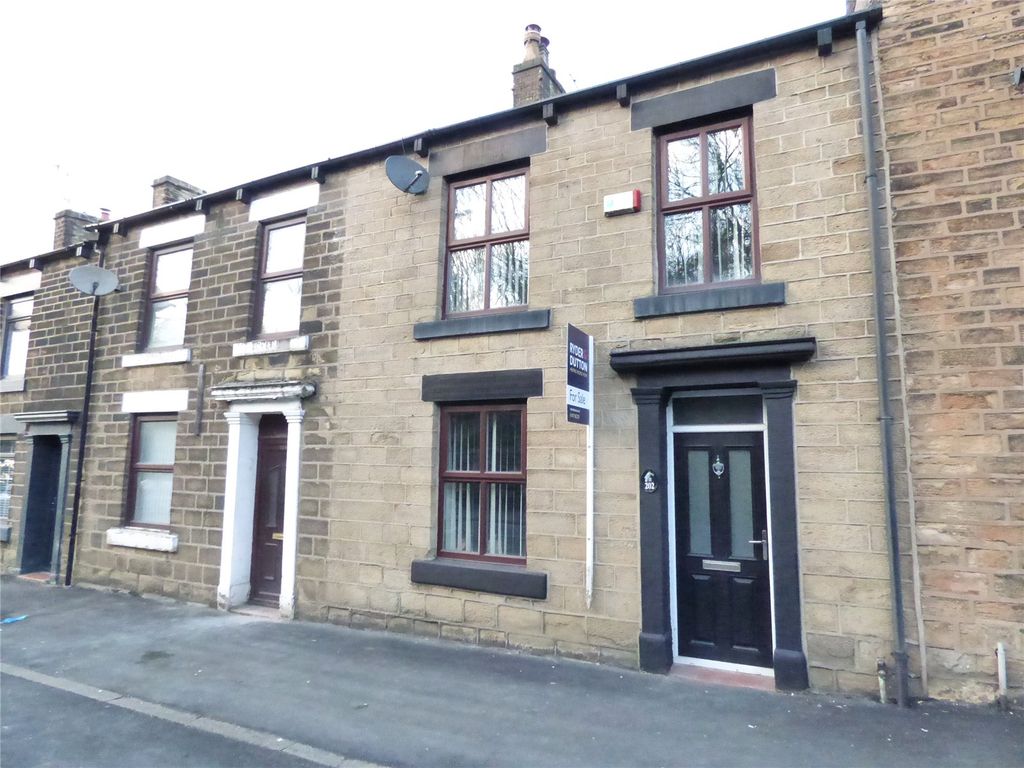3 bed terraced house for sale in High Street West, Glossop, Derbyshire
