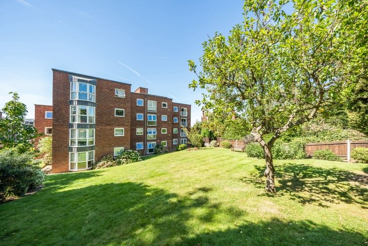 1 bed flat to rent in Queens Road, Kingston Upon Thames KT2, £1,495 pcm