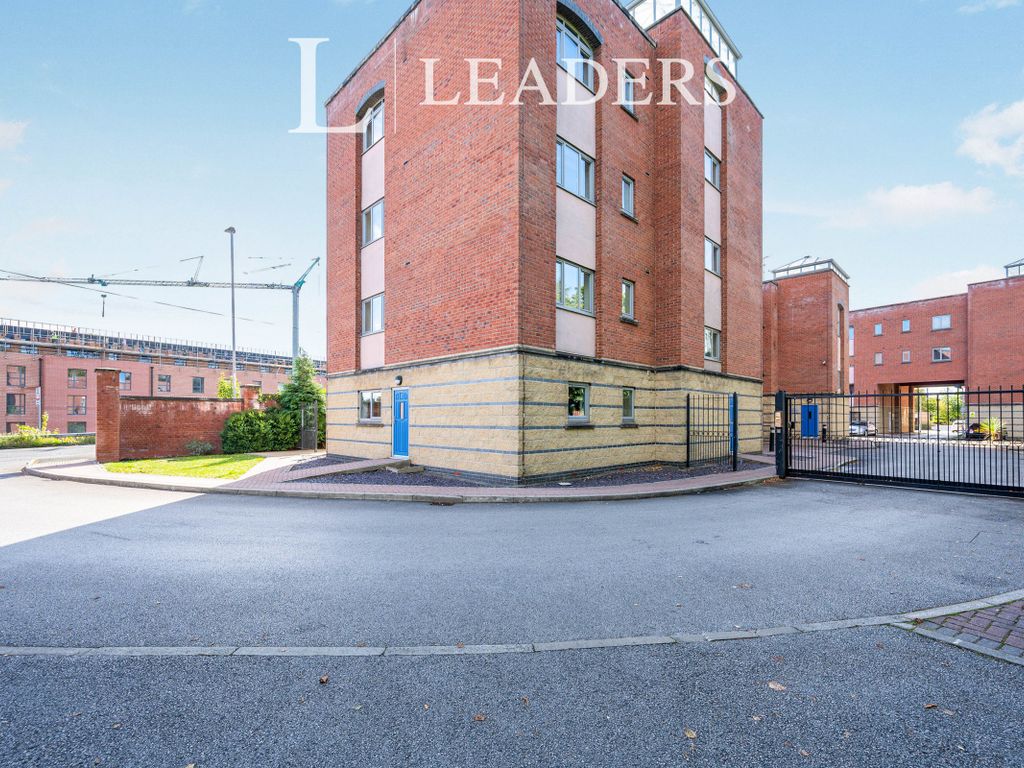 2 bed flat to rent in Station Road, Latchford, Warrington WA4, £750 pcm