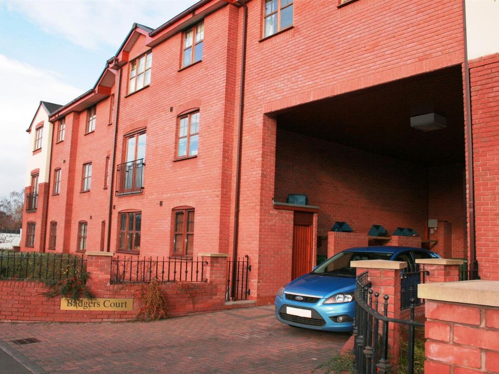 2 bed flat to rent in Hednesford Road, Heath Hayes, Cannock WS12 Zoopla