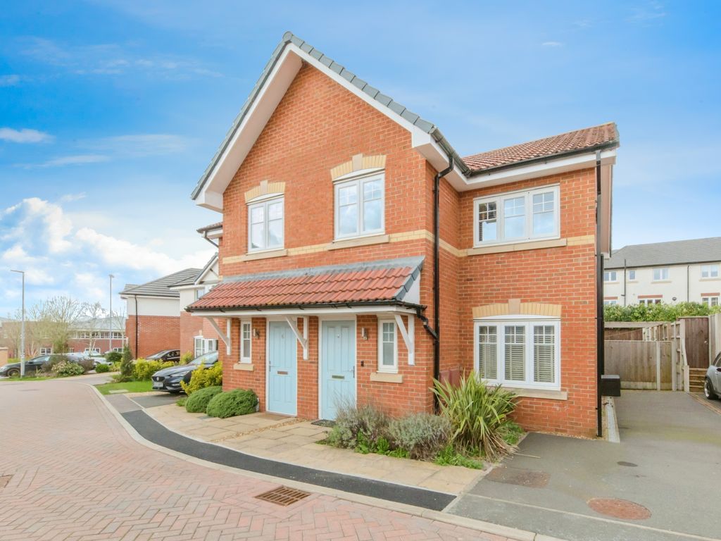 3 bed semidetached house for sale in Goulden Close, Macclesfield