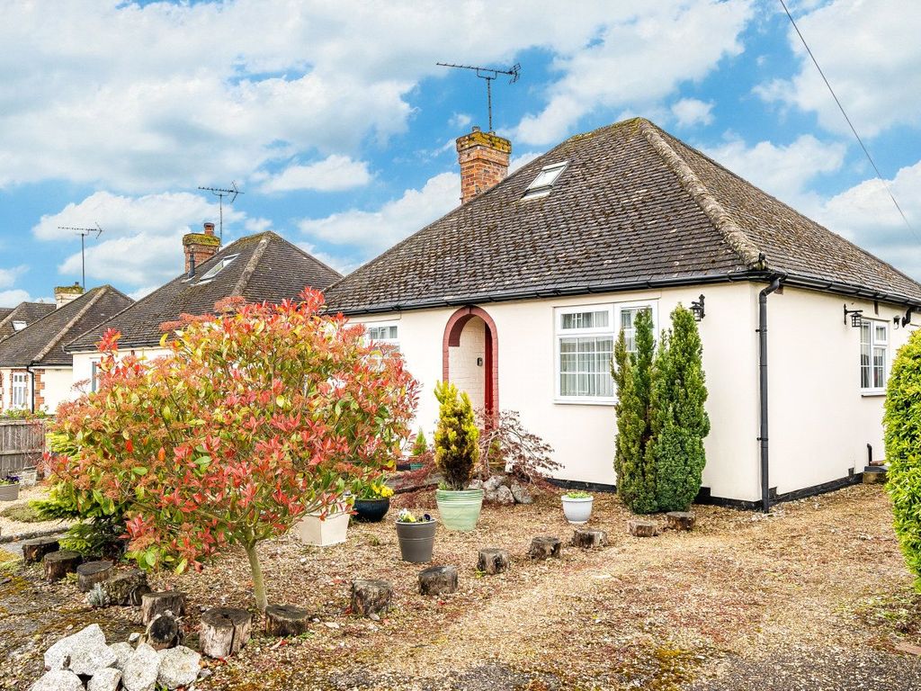 3 bed bungalow for sale in Jacobs Well, Guildford, Surrey GU4 Zoopla