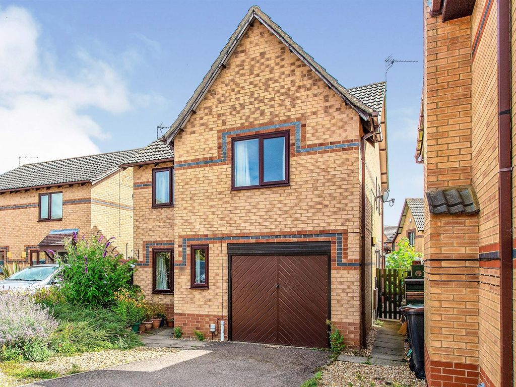 3 bed detached house for sale in Heritage Way, Raunds, Wellingborough