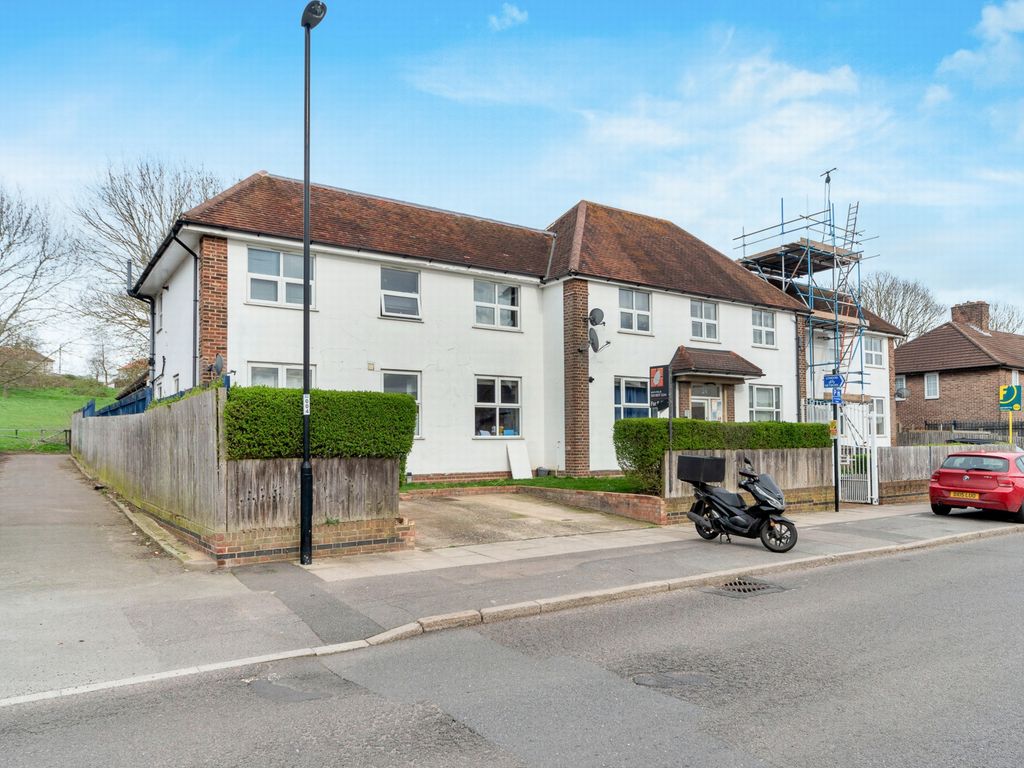 2 bed flat for sale in Churchdown, Bromley BR1, £300,000 Zoopla
