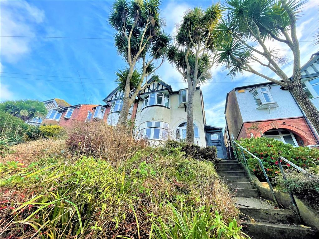 3 bed semidetached house to rent in St. Helens Road, Hastings TN34