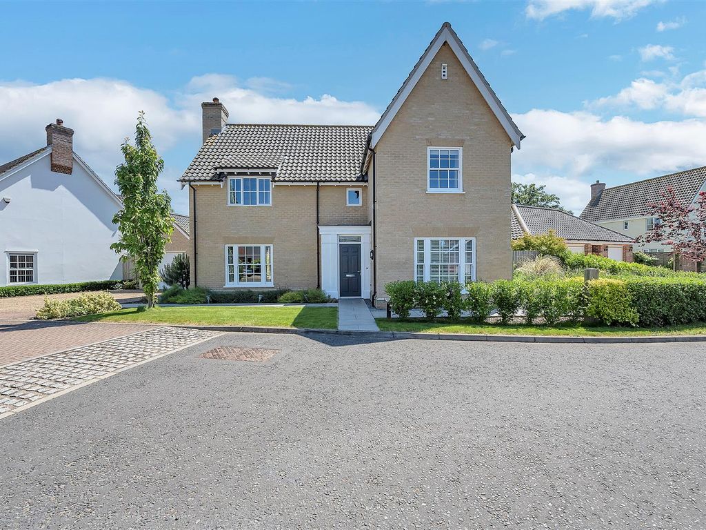 4 bed detached house for sale in Chapel Farm Close, Gislingham, Eye