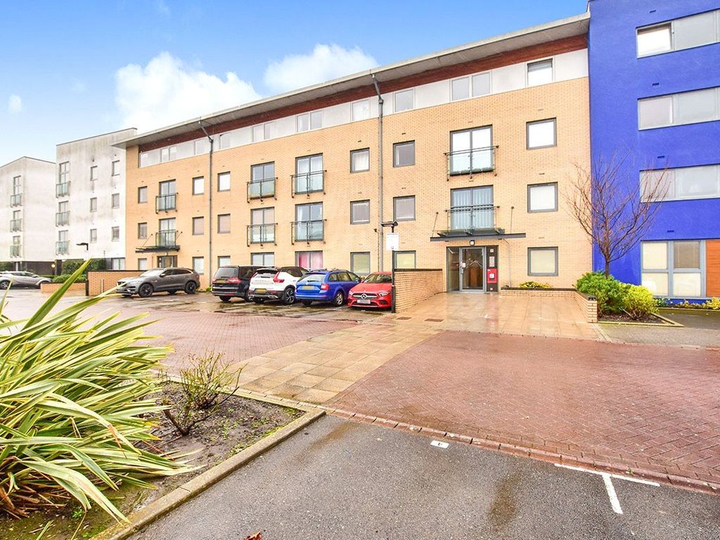 2 bed flat to rent in Watersmeet, St. Marys Island, Chatham, Kent ME4