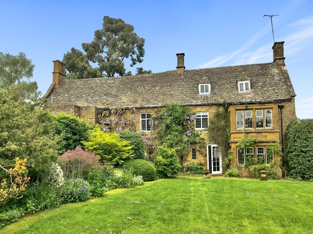 9 bed detached house to rent in Southrop House, Southrop Road, Banbury