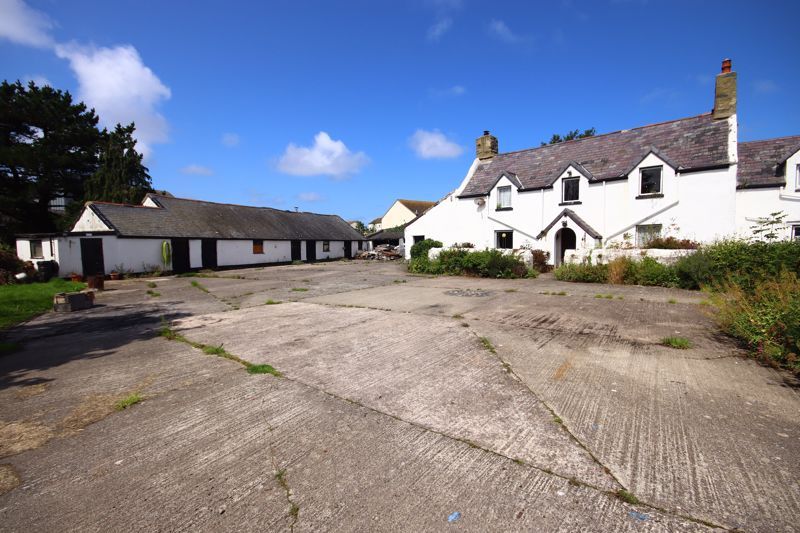 4 bed detached house for sale in Cwm Howard Lane, Llandudno LL30, £