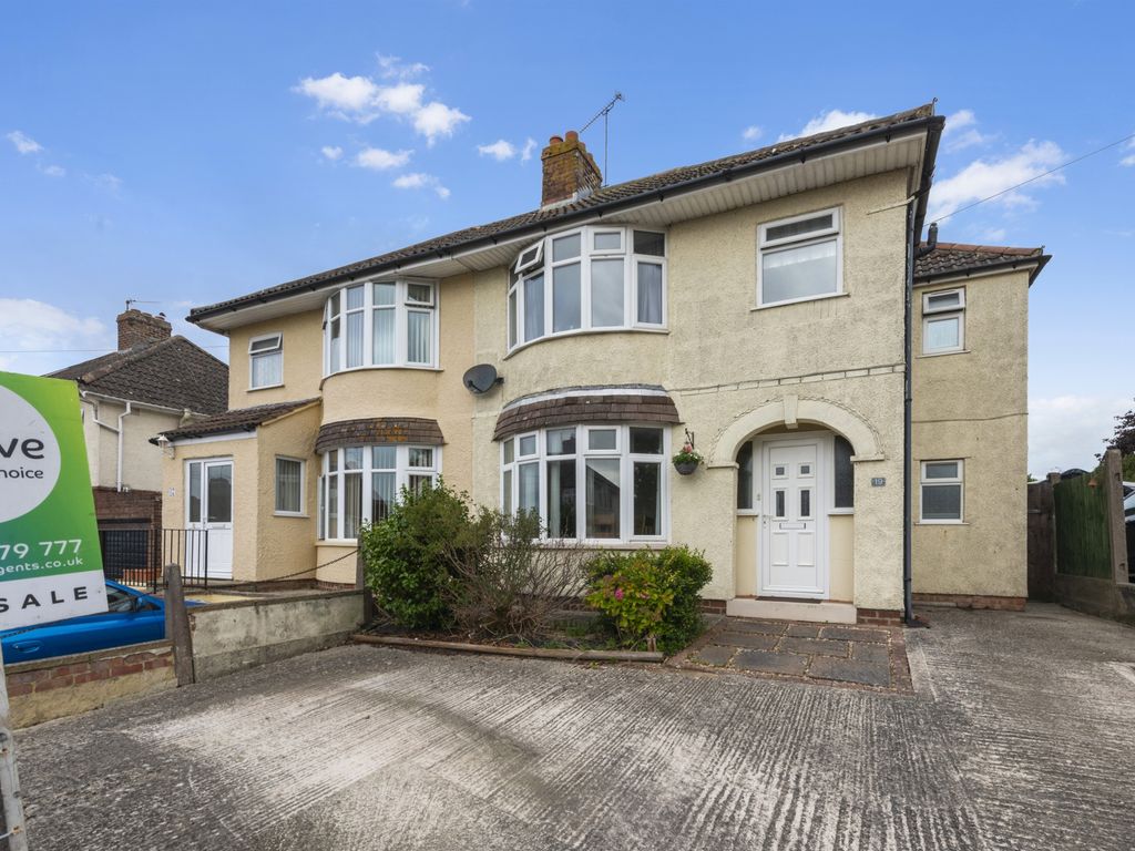 3 bed semidetached house for sale in Glenthorne Avenue, Yeovil BA21, £