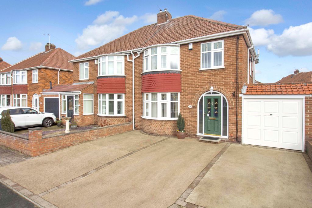 4 bed semidetached house for sale in Rawcliffe Croft, York YO30 Zoopla