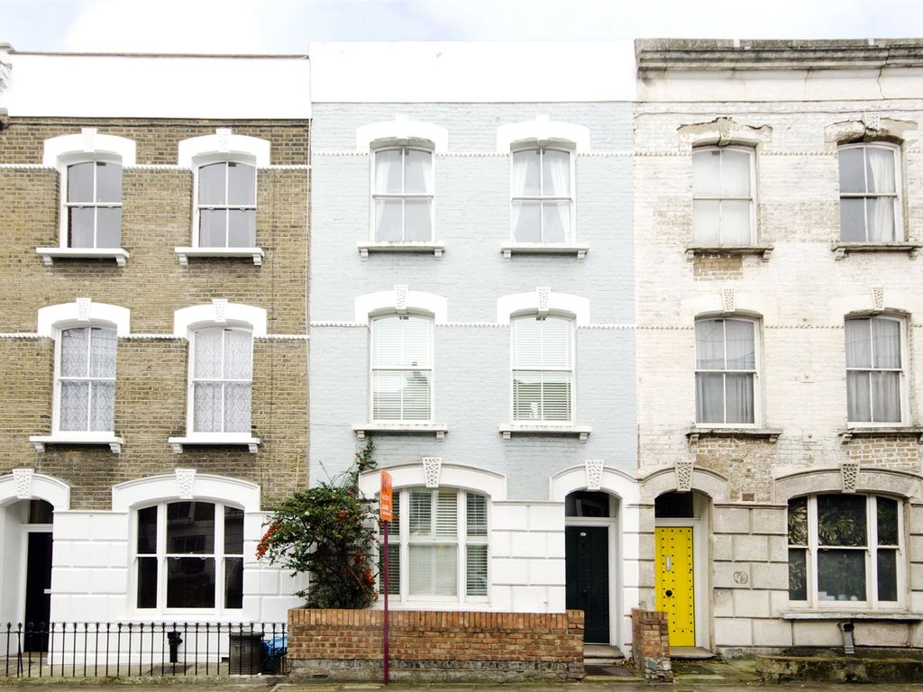 4 bed terraced house to rent in Grafton Road, Kentish Town, London NW5