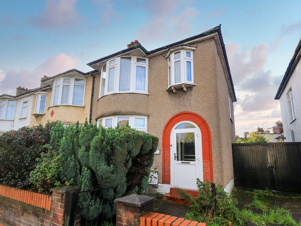 3 bed end terrace house for sale in Southbury Road, Enfield EN1 Zoopla