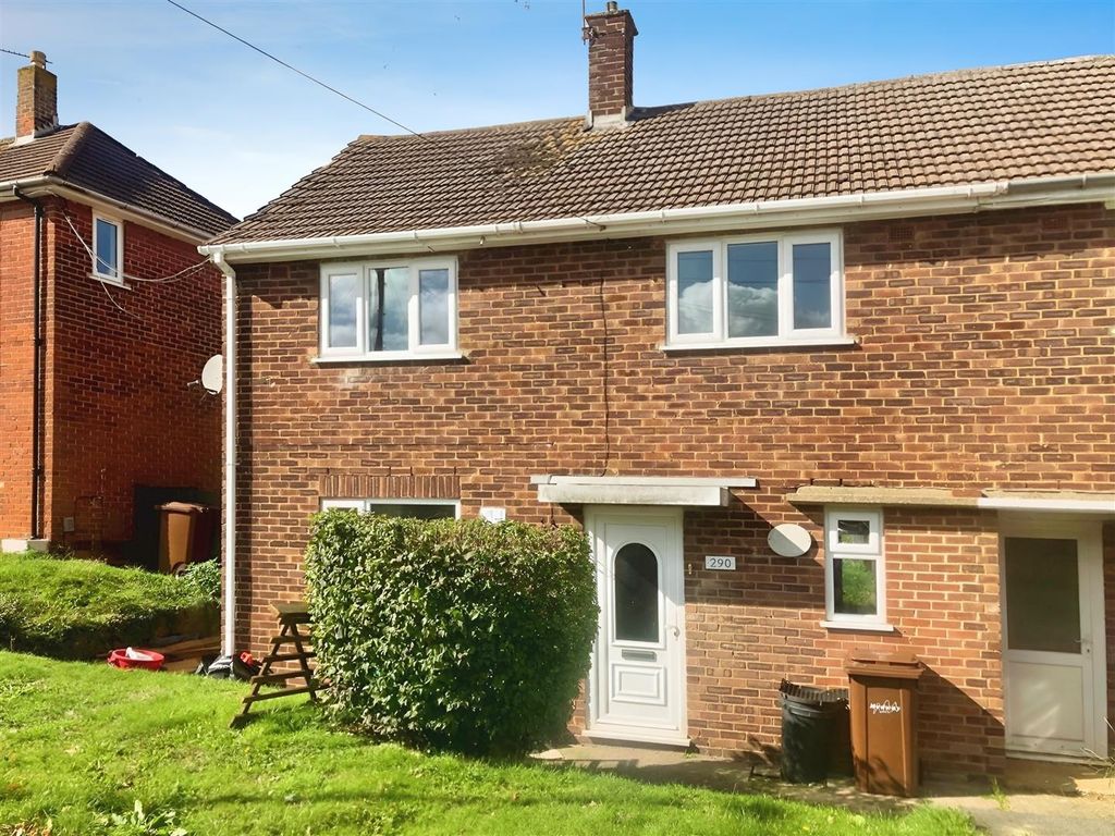 3 bed end terrace house for sale in The Tideway, Rochester ME1, £