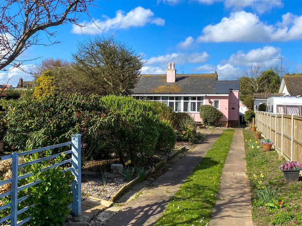 2 bed semidetached bungalow for sale in Cliff Lane, Gorleston, Great