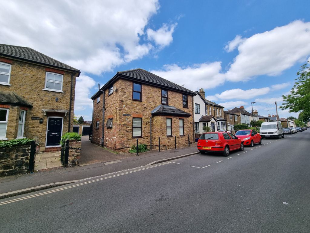 1 bed flat for sale in Hudson House, Fourth Cross Road, Twickenham TW2