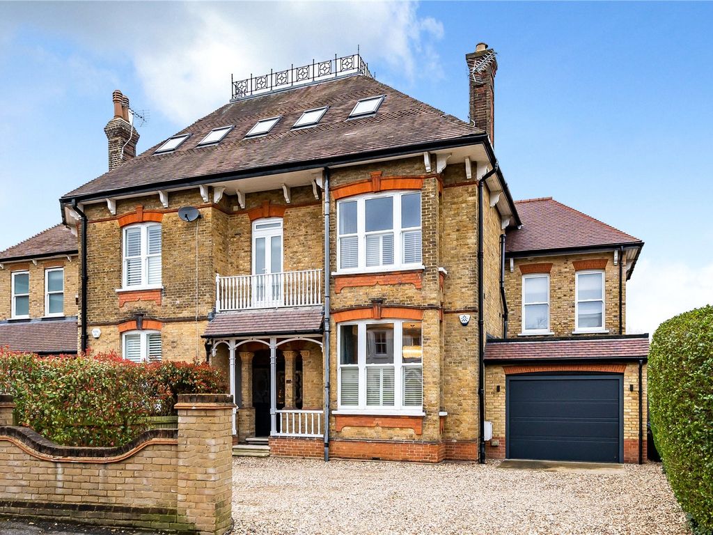 6 bed semidetached house for sale in Richmond Road, Herts EN5