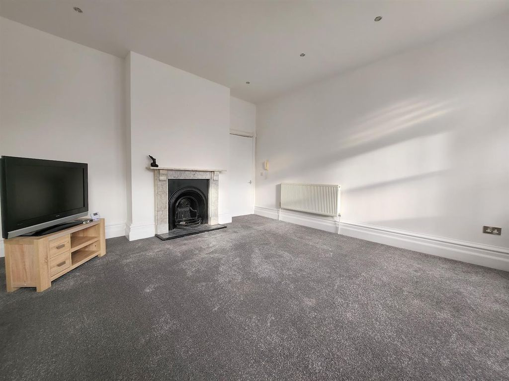 2 bed flat to rent in High Street, Loftus, SaltburnByTheSea TS13