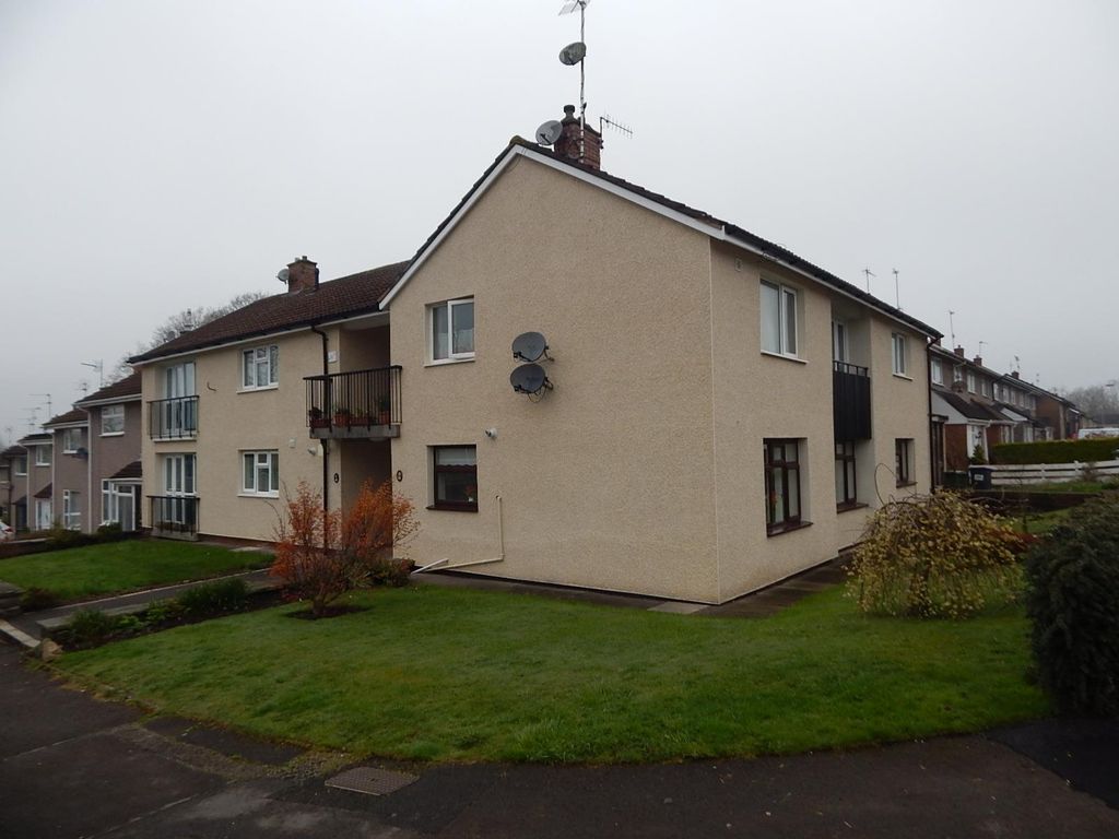 2 bed flat to rent in Liswerry Drive, Llanyravon, Cwmbran NP44 Zoopla