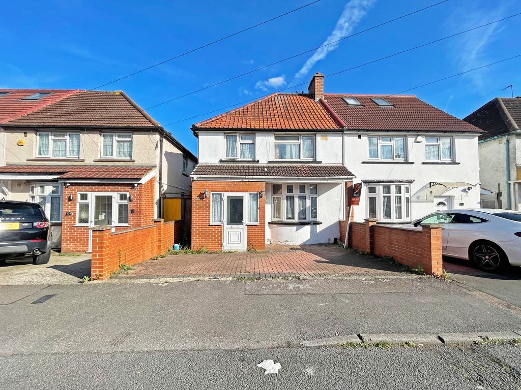 3 bed terraced house for sale in Cromwell Road, Hayes, Middlesex UB3, £