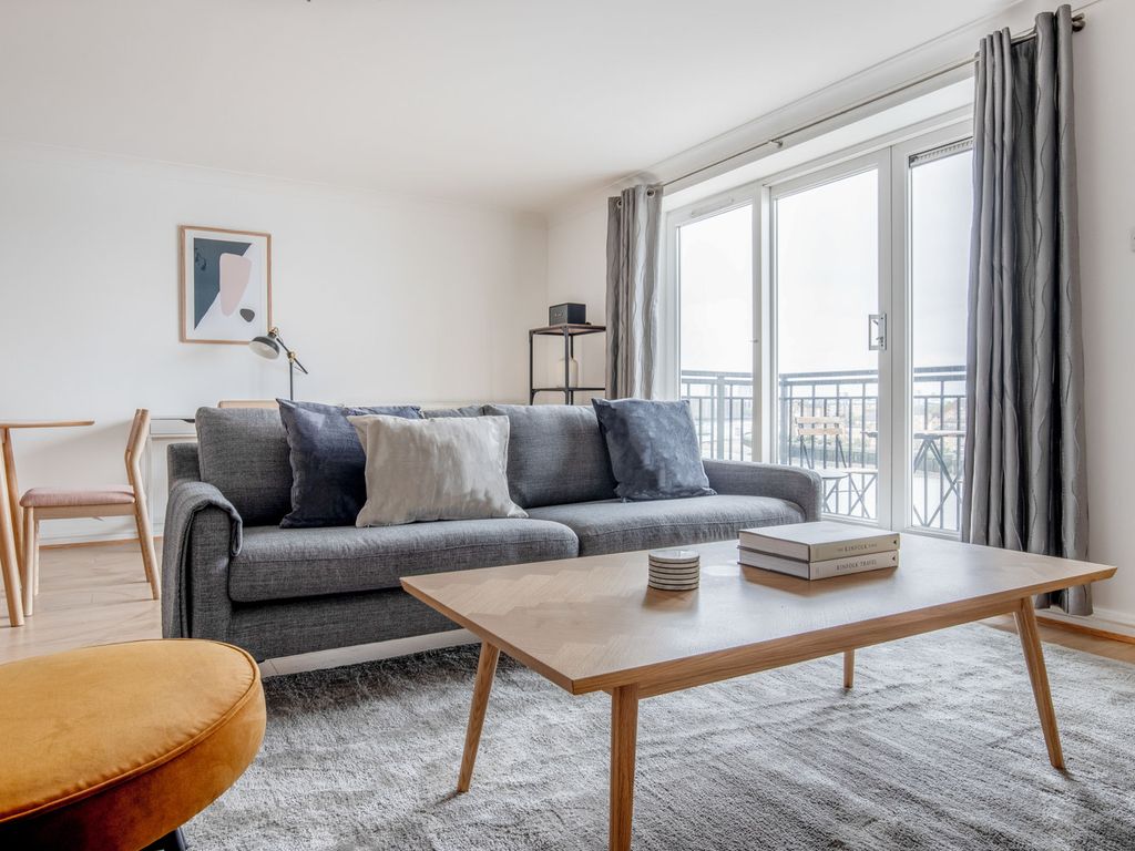 2 bed flat to rent in Limehouse, London E14, £3,140 pcm Zoopla