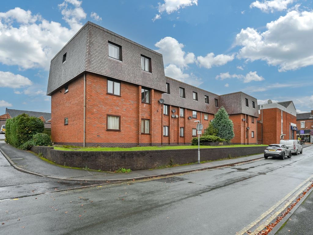 2 bed flat for sale in Trent House, Eskrett Street, Hednesford WS12, £
