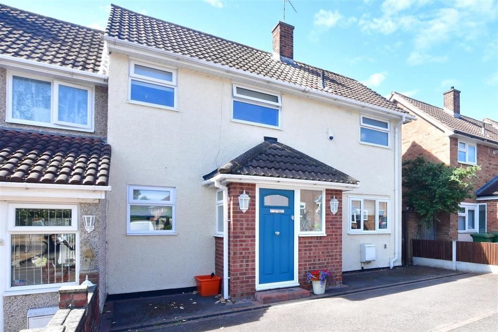 2 bed end terrace house for sale in Denys Drive, Basildon, Essex SS14
