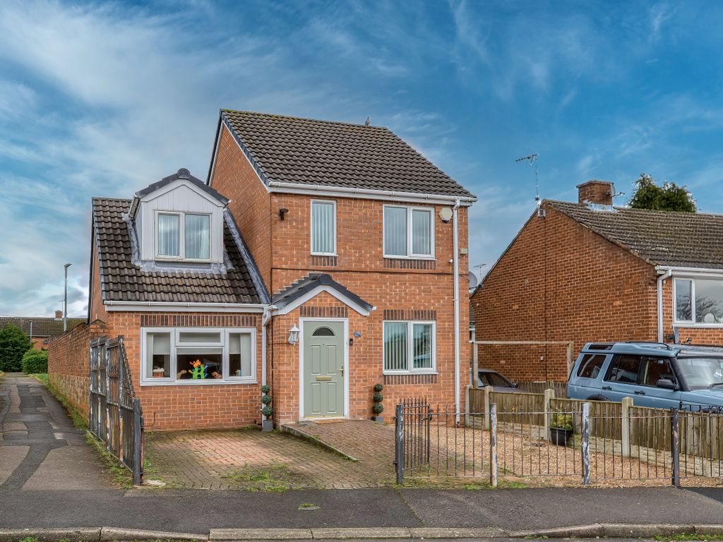 4 bed detached house for sale in Springvale Close, Danesmoor