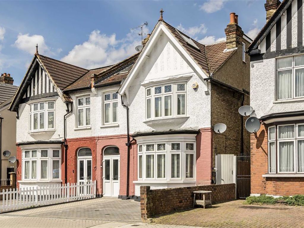 6 bed property for sale in Bellingham Road, London SE6, £975,000 Zoopla