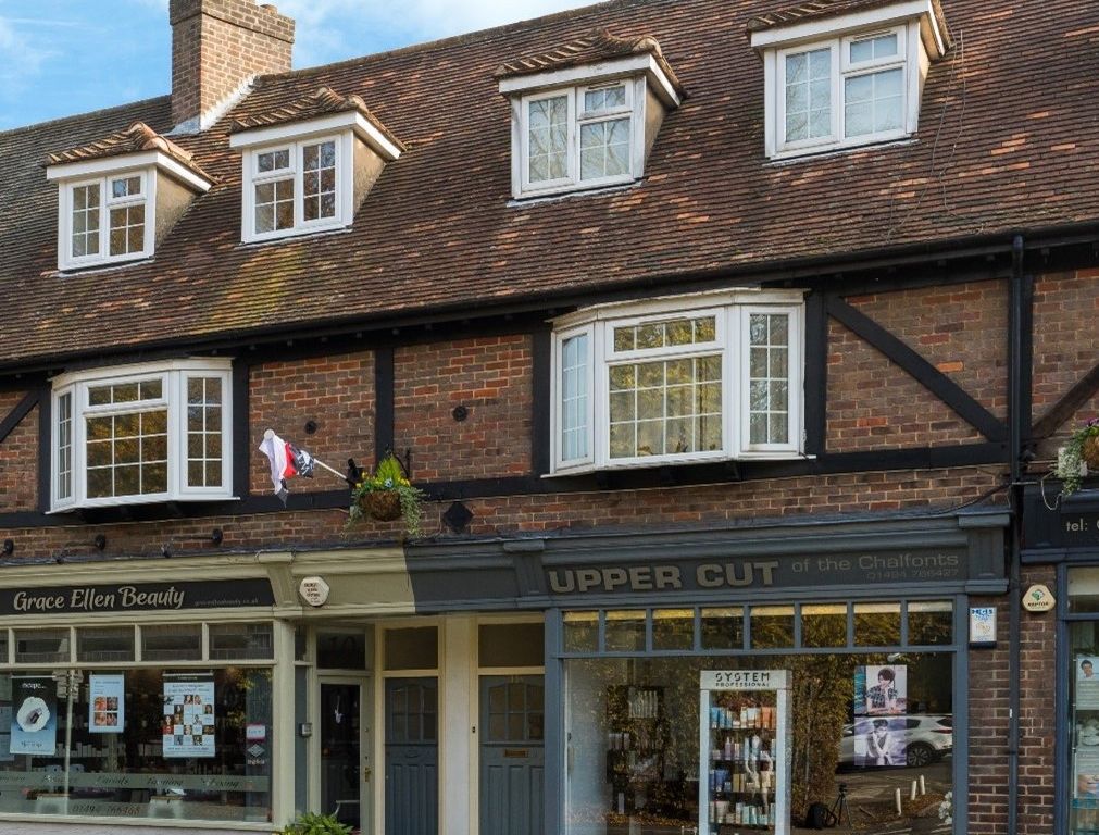 2 bed flat to rent in Nightingales Corner, Little Chalfont, Amersham