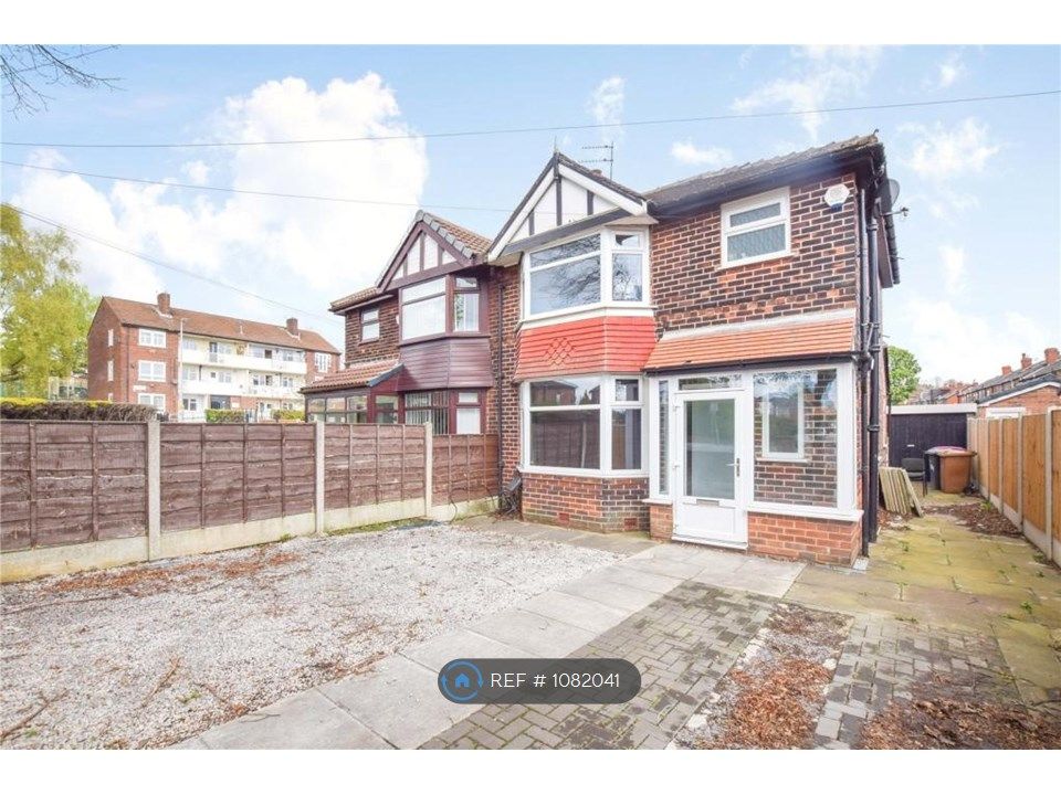 3 bed semidetached house to rent in Lancaster Road, Salford M6 Zoopla
