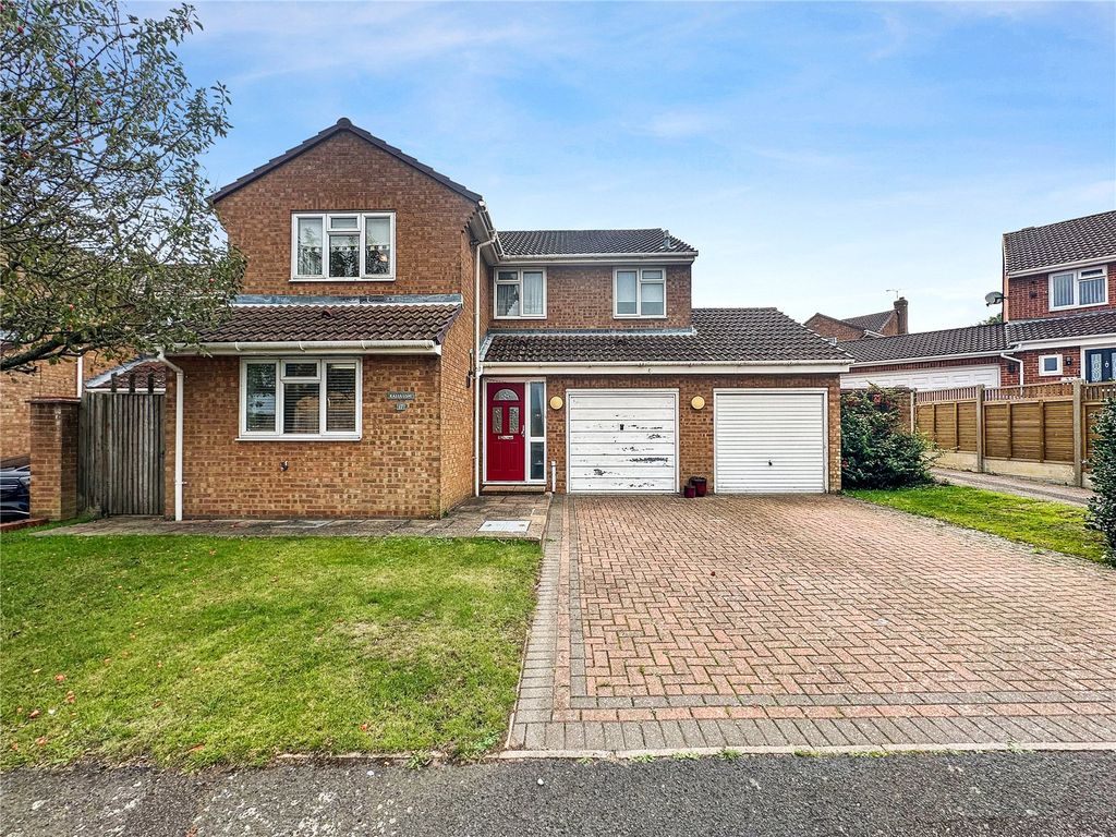 4 bed detached house for sale in Ferrier Close, Rainham, Kent ME8, £475,000 Zoopla