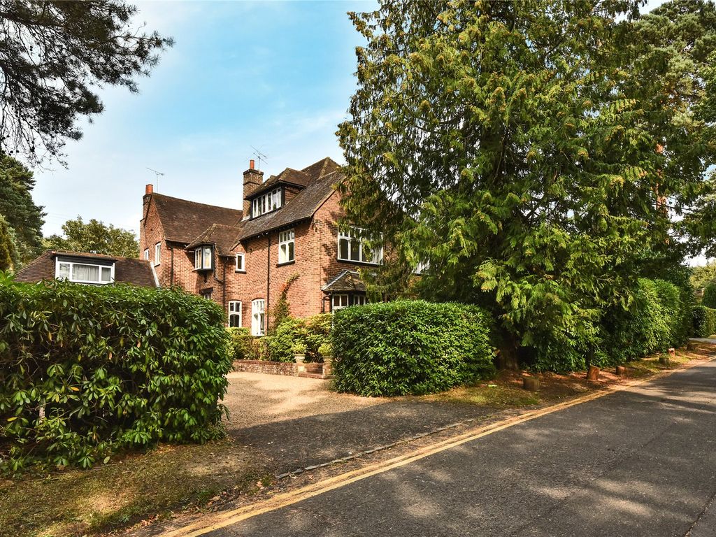 2 bed flat to rent in St. Gabriels Court, Tekels Avenue, Camberley, Surrey GU15 Zoopla