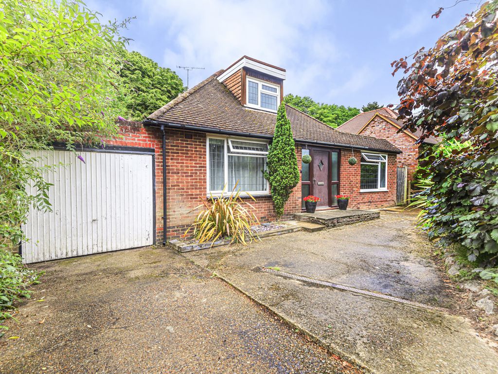 4 bed detached house for sale in Hillside, Woking GU22 Zoopla