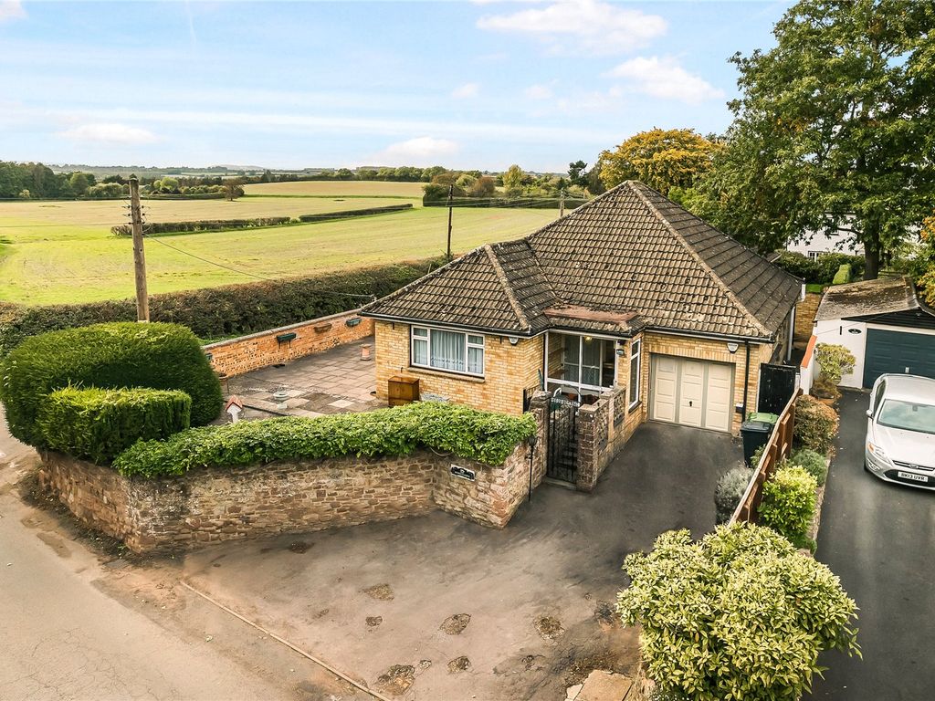 2 bed bungalow for sale in Archenfield Road, RossOnWye, Herefordshire