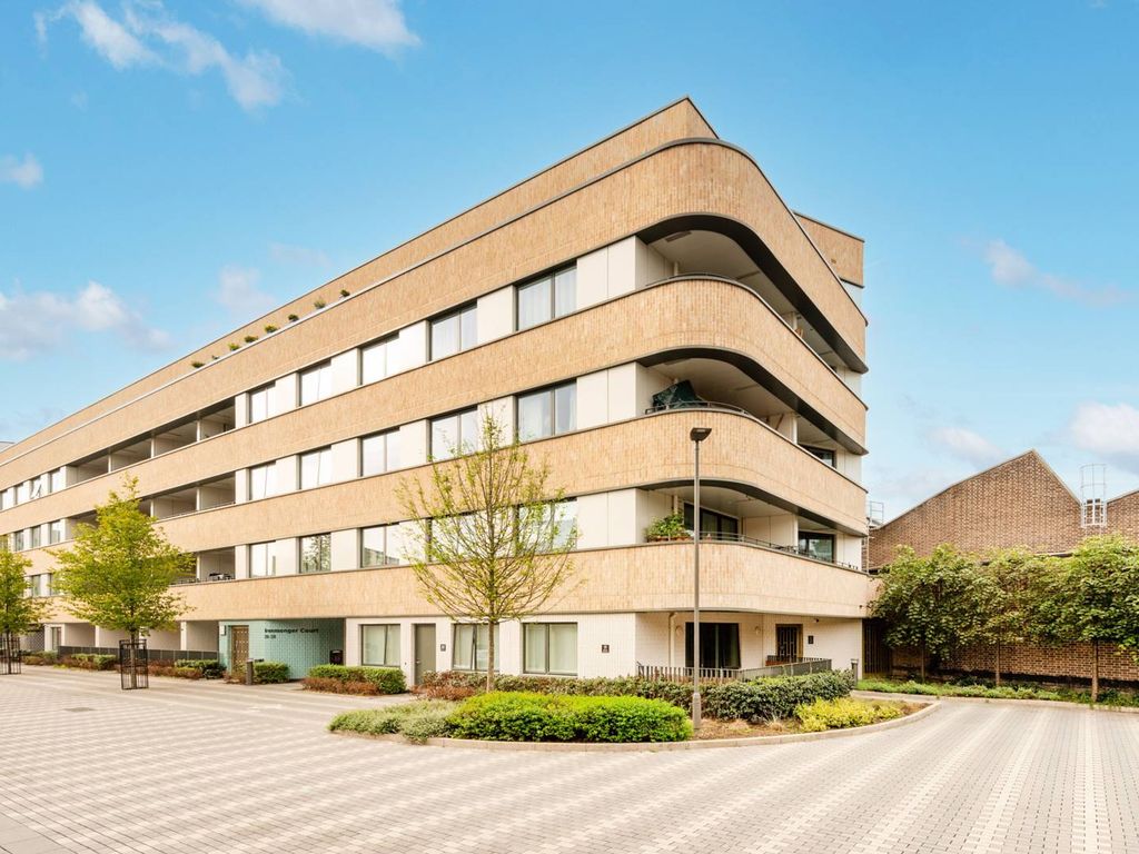 White Bear Lane, Hounslow, Hounslow TW3  
