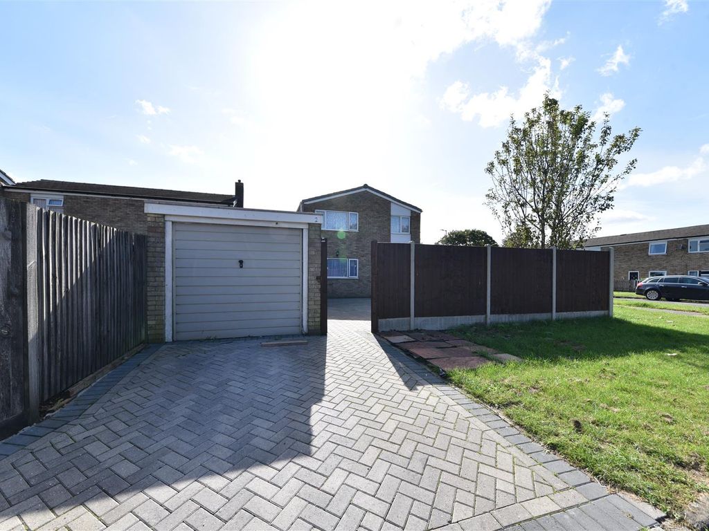4 bed detached house for sale in Lingfield Road, Stevenage SG1, £495,000 Zoopla