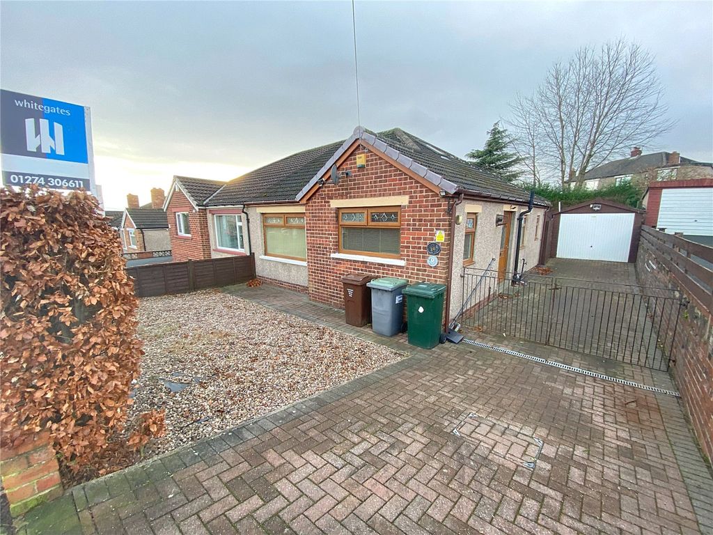 3 bed bungalow for sale in Belmont Avenue, Low Moor, Bradford, West
