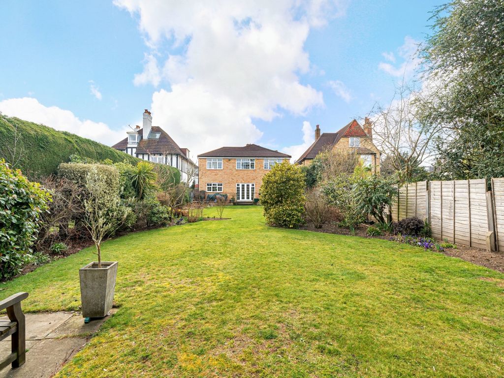 5 bed detached house for sale in London Lane, Bromley BR1, £1,000,000