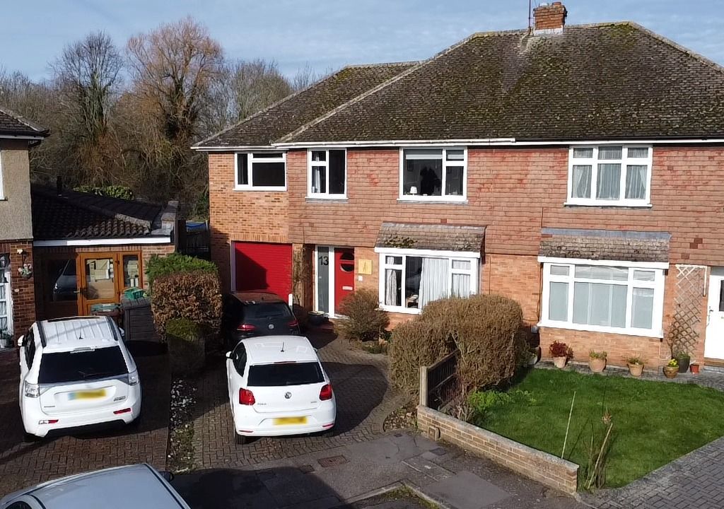 4 bed semidetached house for sale in Heron Close, Rickmansworth
