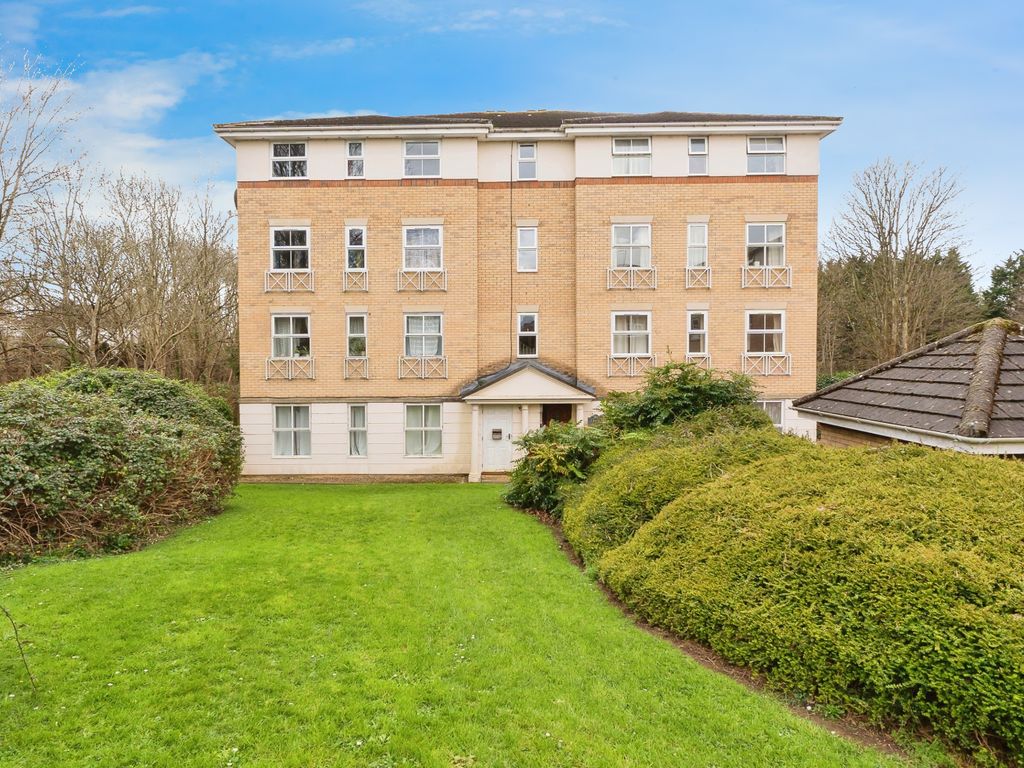 2 bed flat for sale in Lake View, Alcove Road, Bristol BS16, £200,000