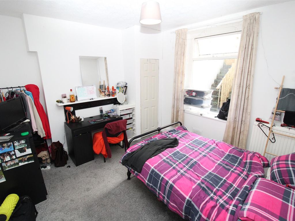 Room to rent in Wood Road, Treforest, Pontypridd CF37 Zoopla