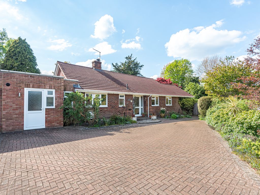 3 bed bungalow for sale in Chappell Close, Liphook, Hampshire GU30 Zoopla